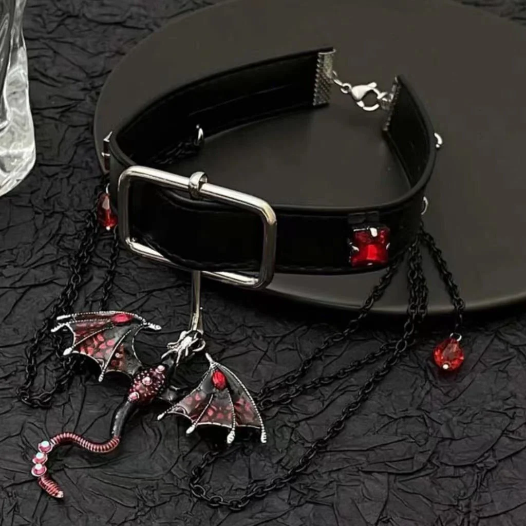 Animal pendant PU leather buckle layered choker necklace - Image 2
