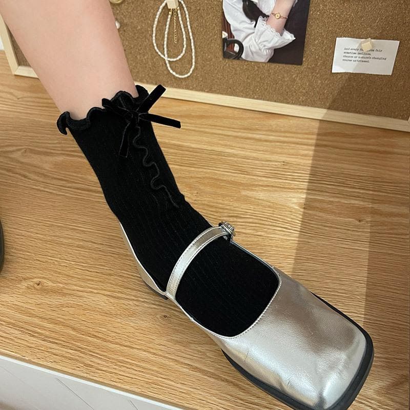 Bowknot ruffle ribbed contrast socks - Image 4