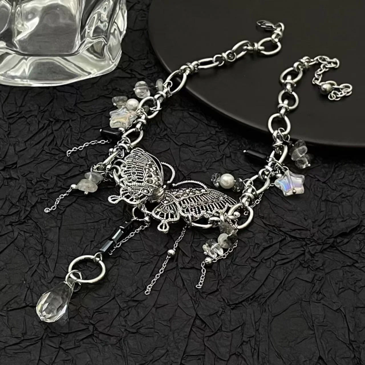 Butterfly beaded pendant o ring choker necklace - Image 3