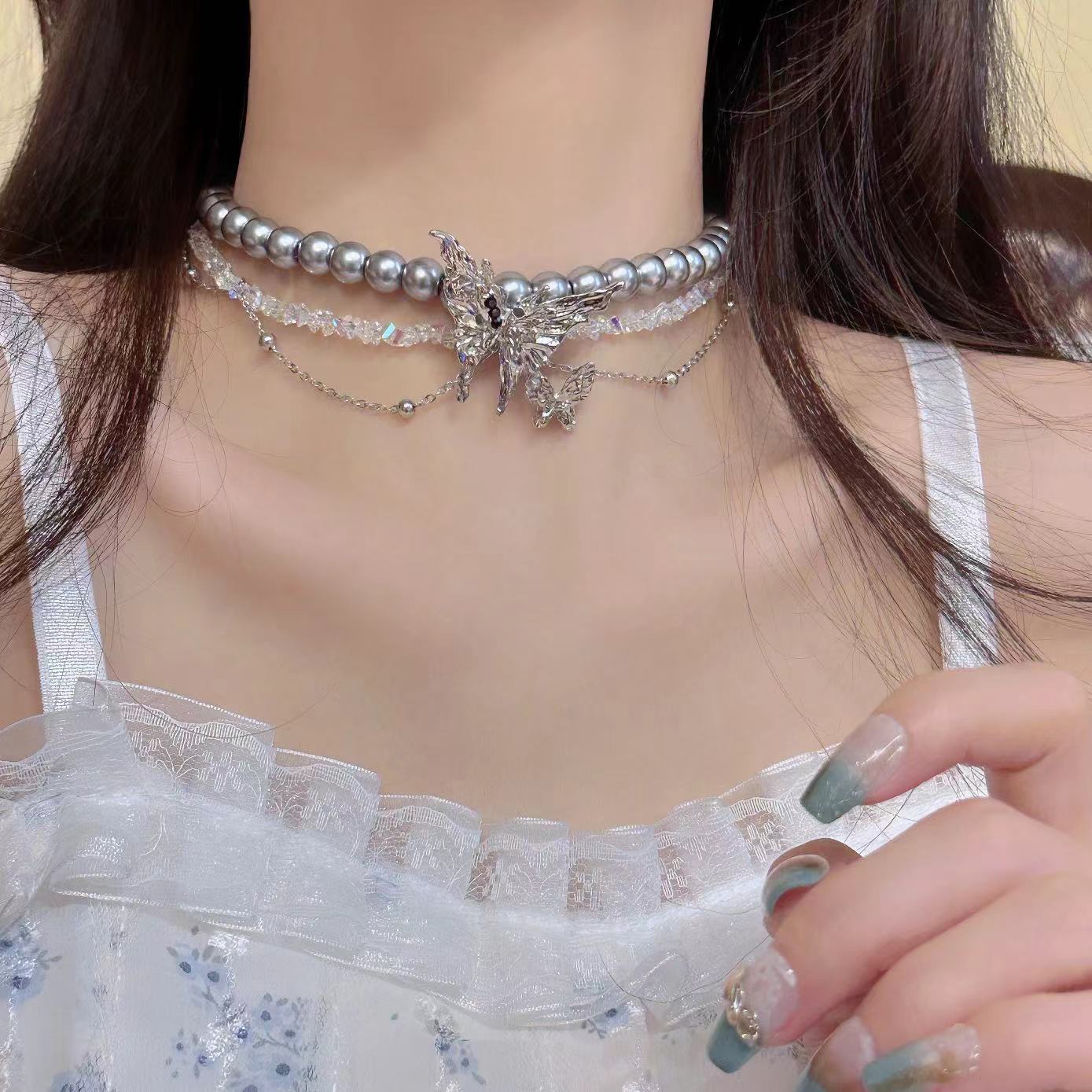 Butterfly decor layered faux pearl choker necklace - Image 2