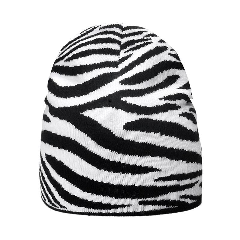 Contrast knitted beanie cap - Image 6