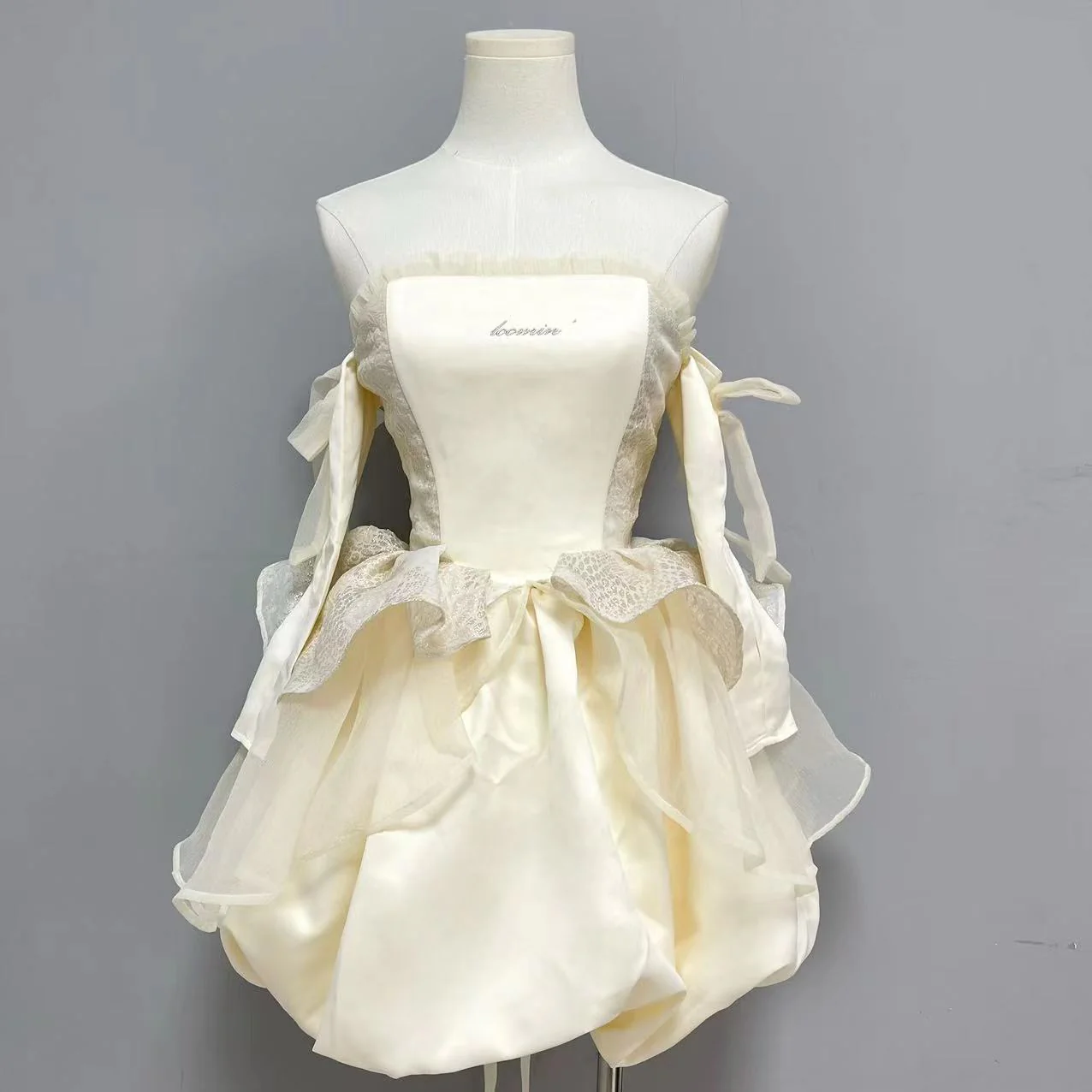 Embroidery ruffle gloves bowknot lace up tube mini dress - Image 4