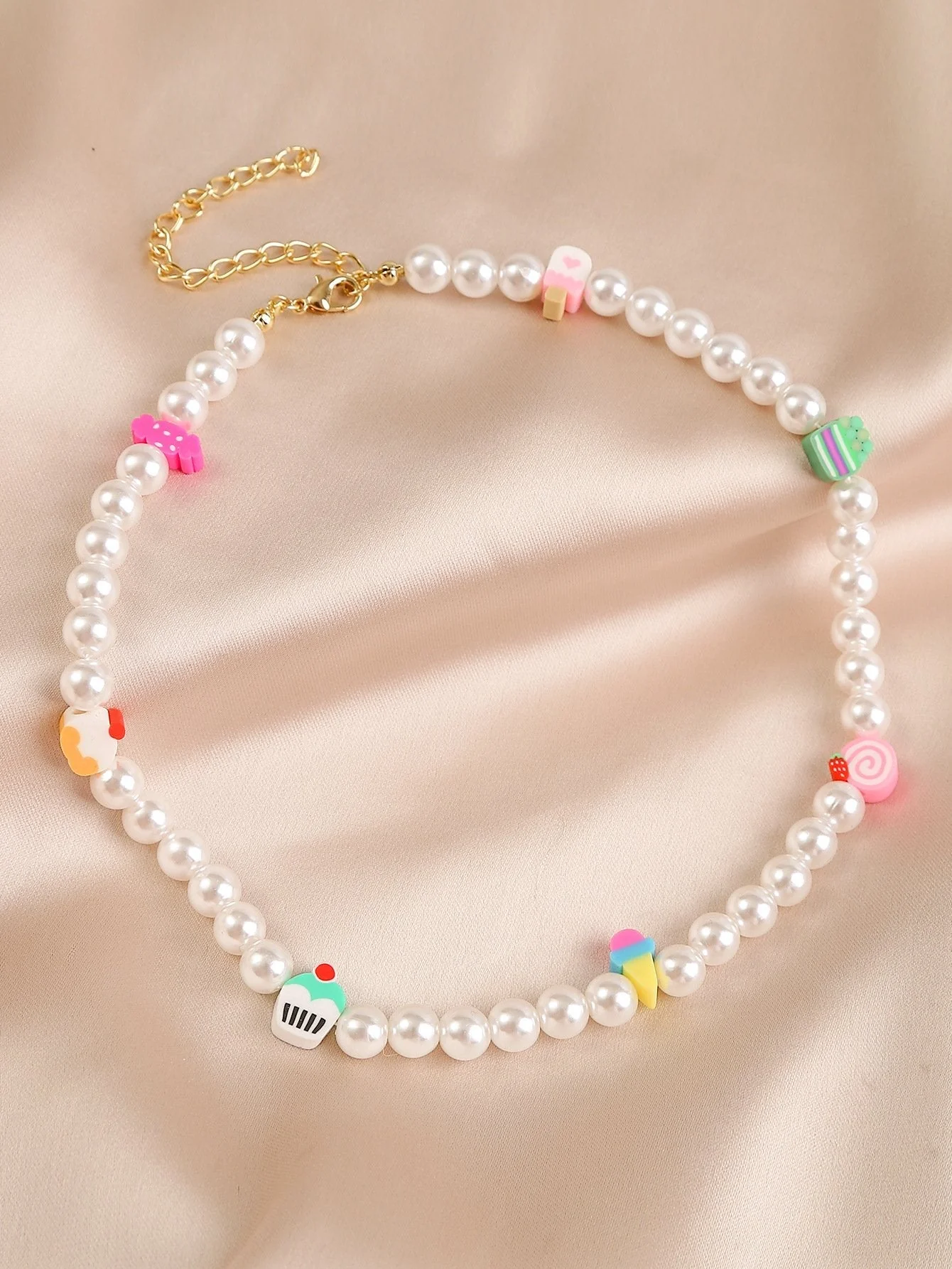 Faux pearl beaded clay necklace - Image 4
