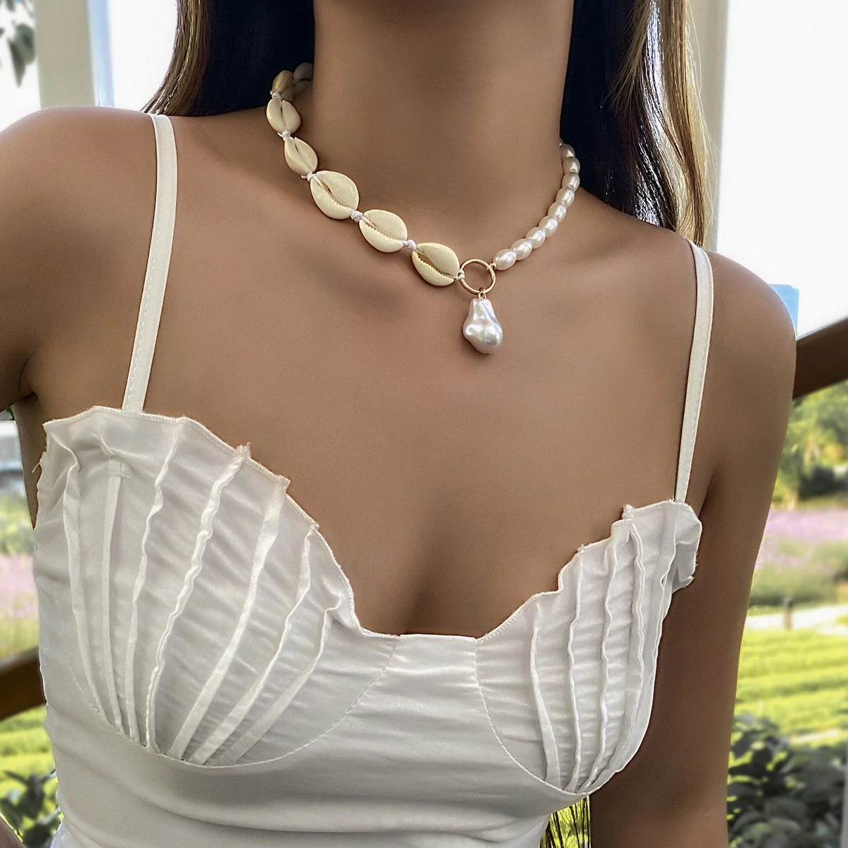 Faux pearl pendant shell choker necklace - Image 2