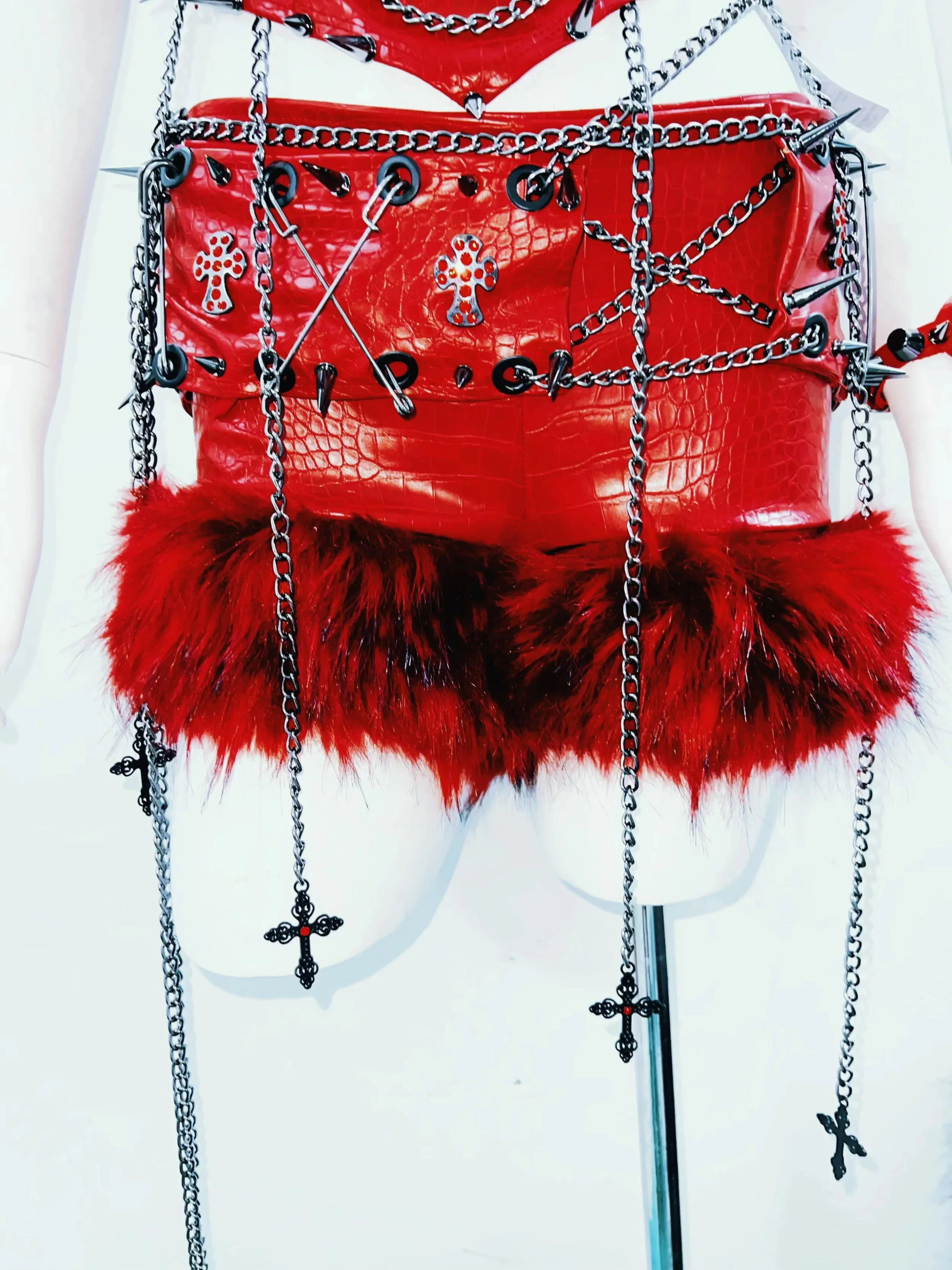 Fluffy metal chain rivet PU leather top - Image 7