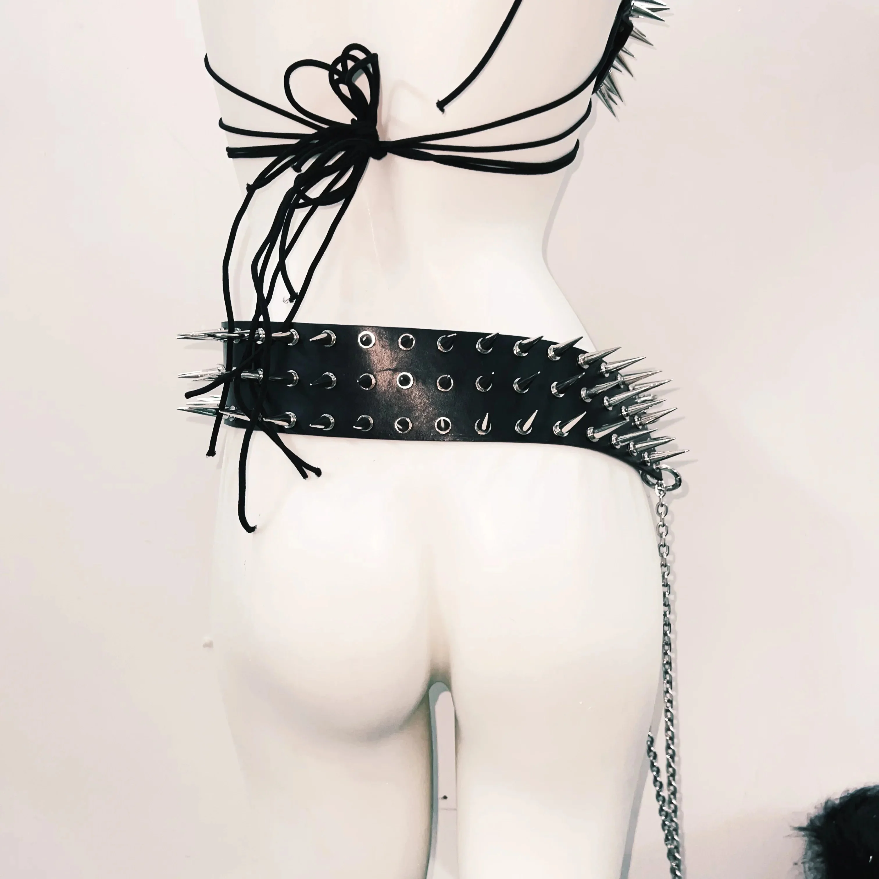 Halter self tie rivet skull applique belt top - Image 6