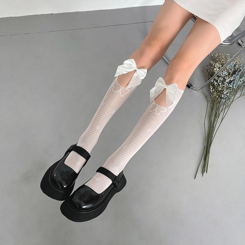 Hollow out bowknot knee high socks - Image 2