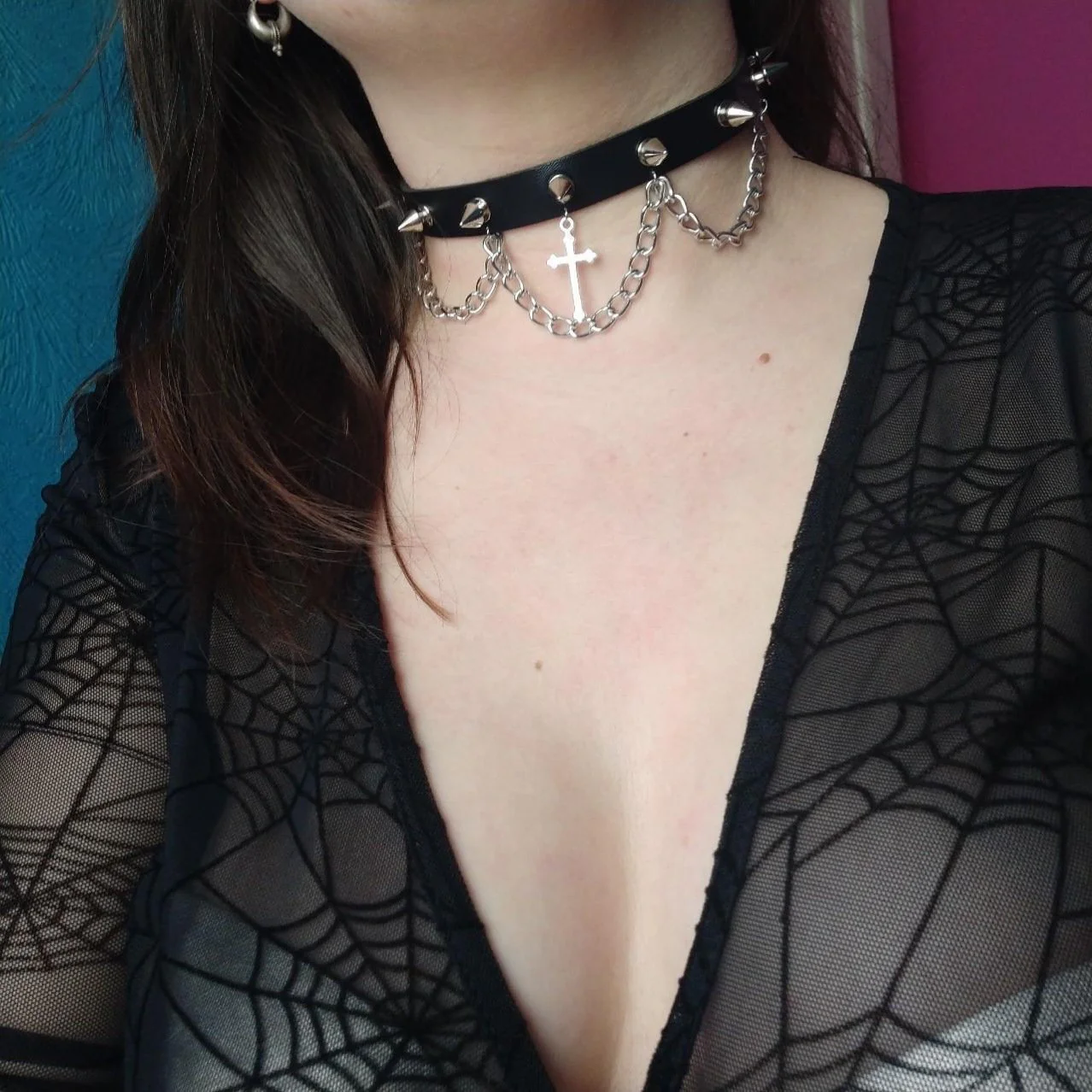 Layered rivet cross pendant metal chain choker necklace - Image 3