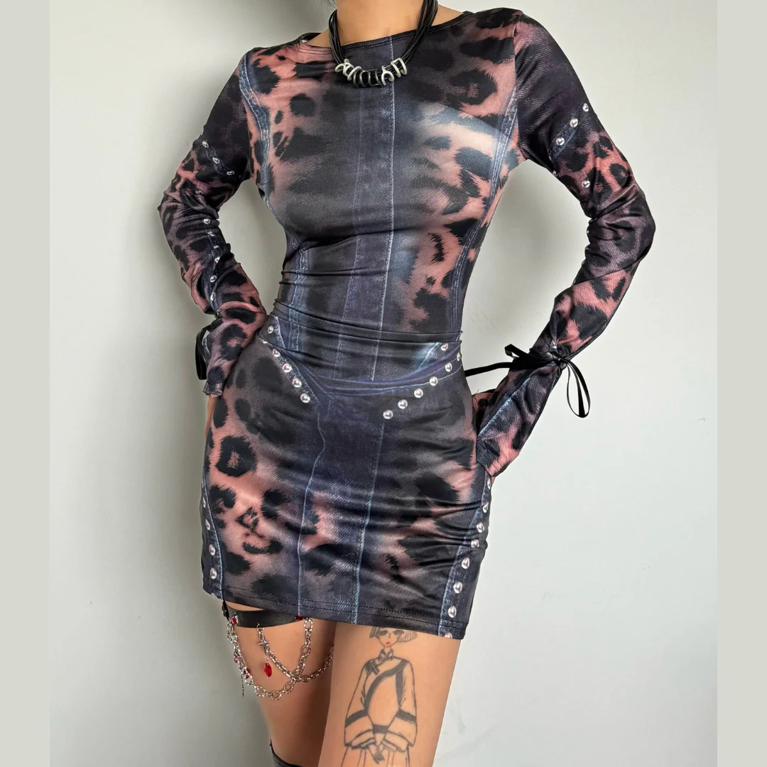 Long sleeve leopard print crewneck mini dress