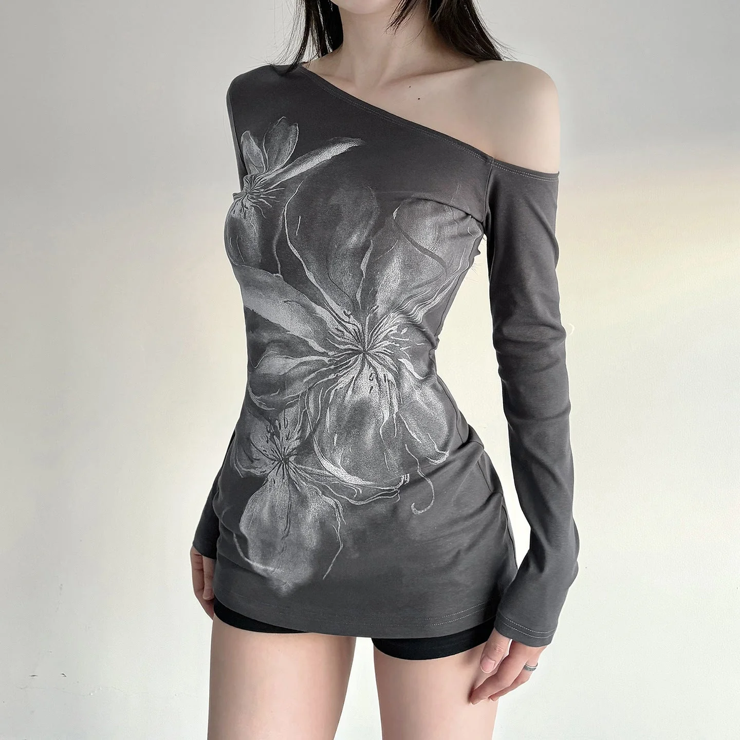 One shoulder long irregular sleeve flower print top