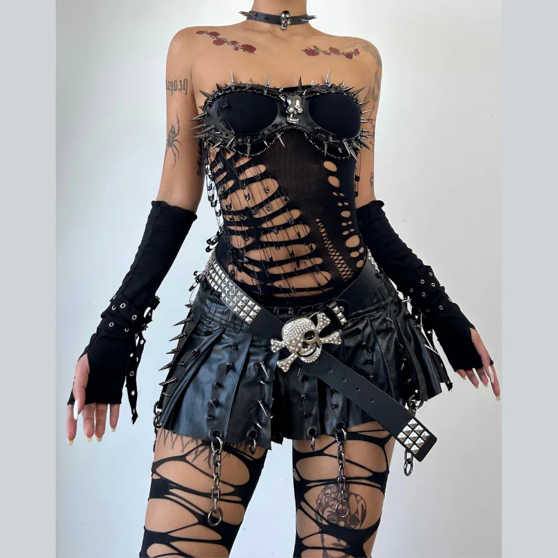Rivet hollow out skull applique mini skirt set
