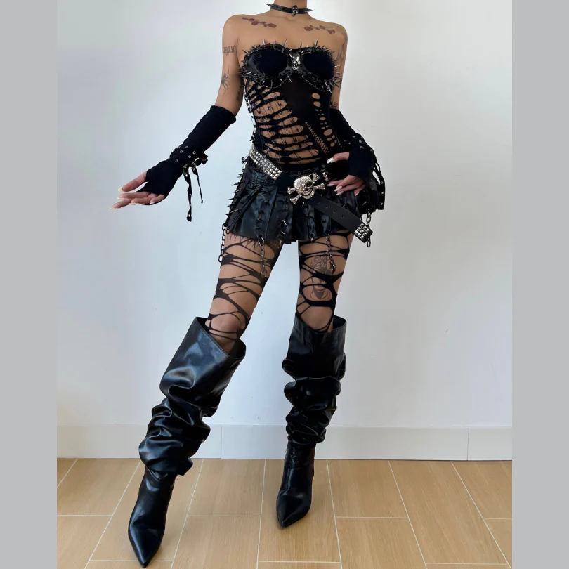 Rivet hollow out skull applique mini skirt set - Image 2