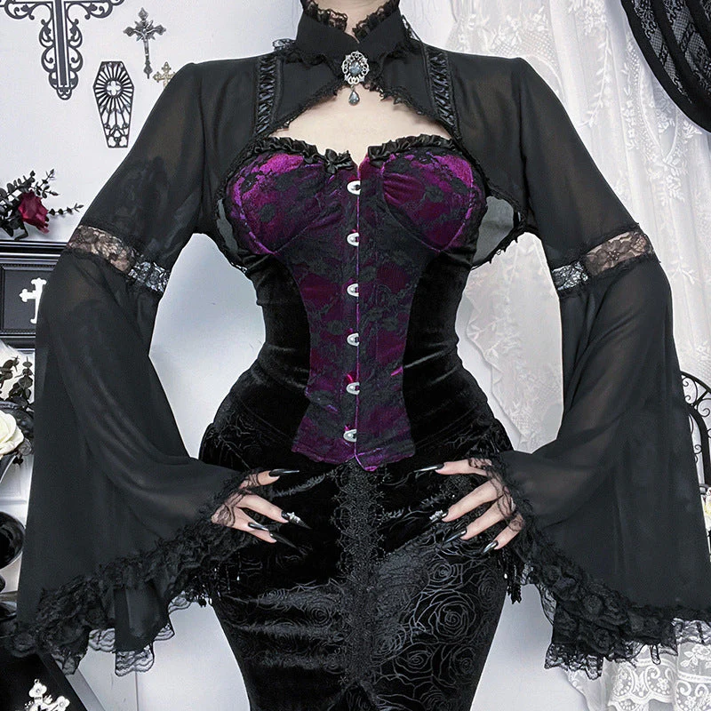 Sweetheart neck lace hem button top