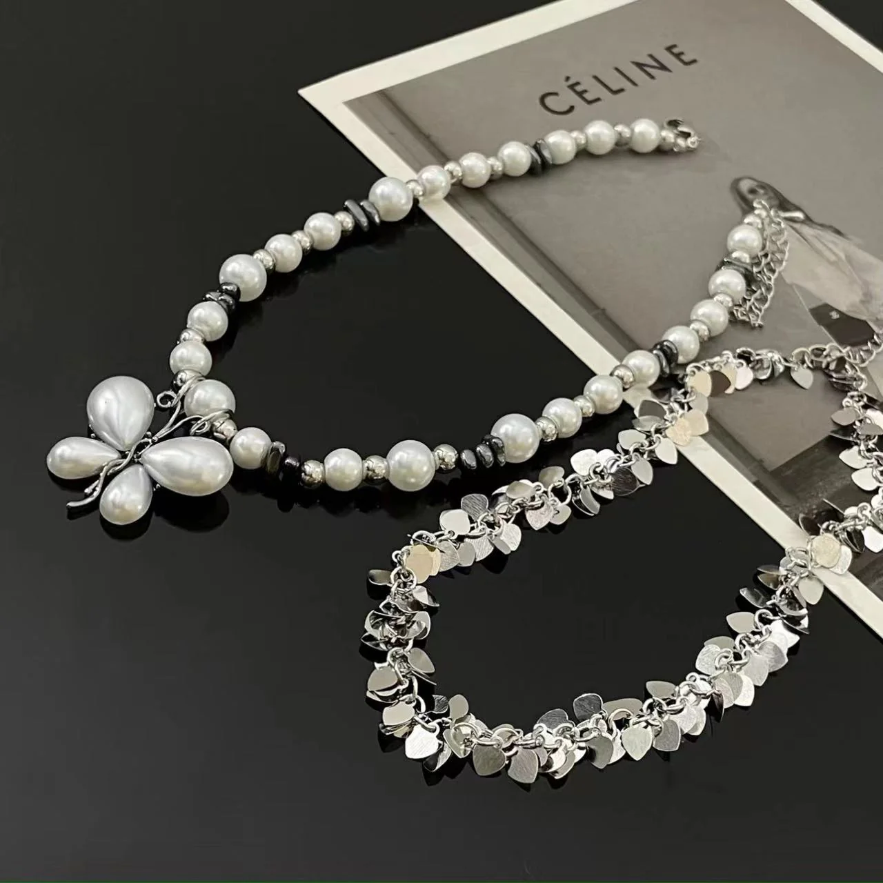 White butterfly decor faux pearl choker necklace - Image 3